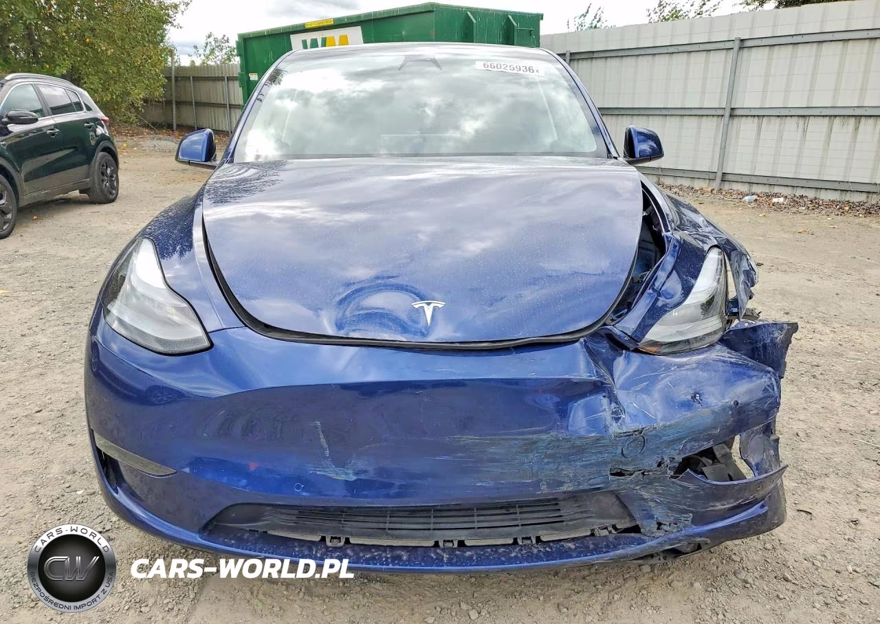 2022 Tesla Model Y VIN:7SAYGDEF0NF357712 - 5