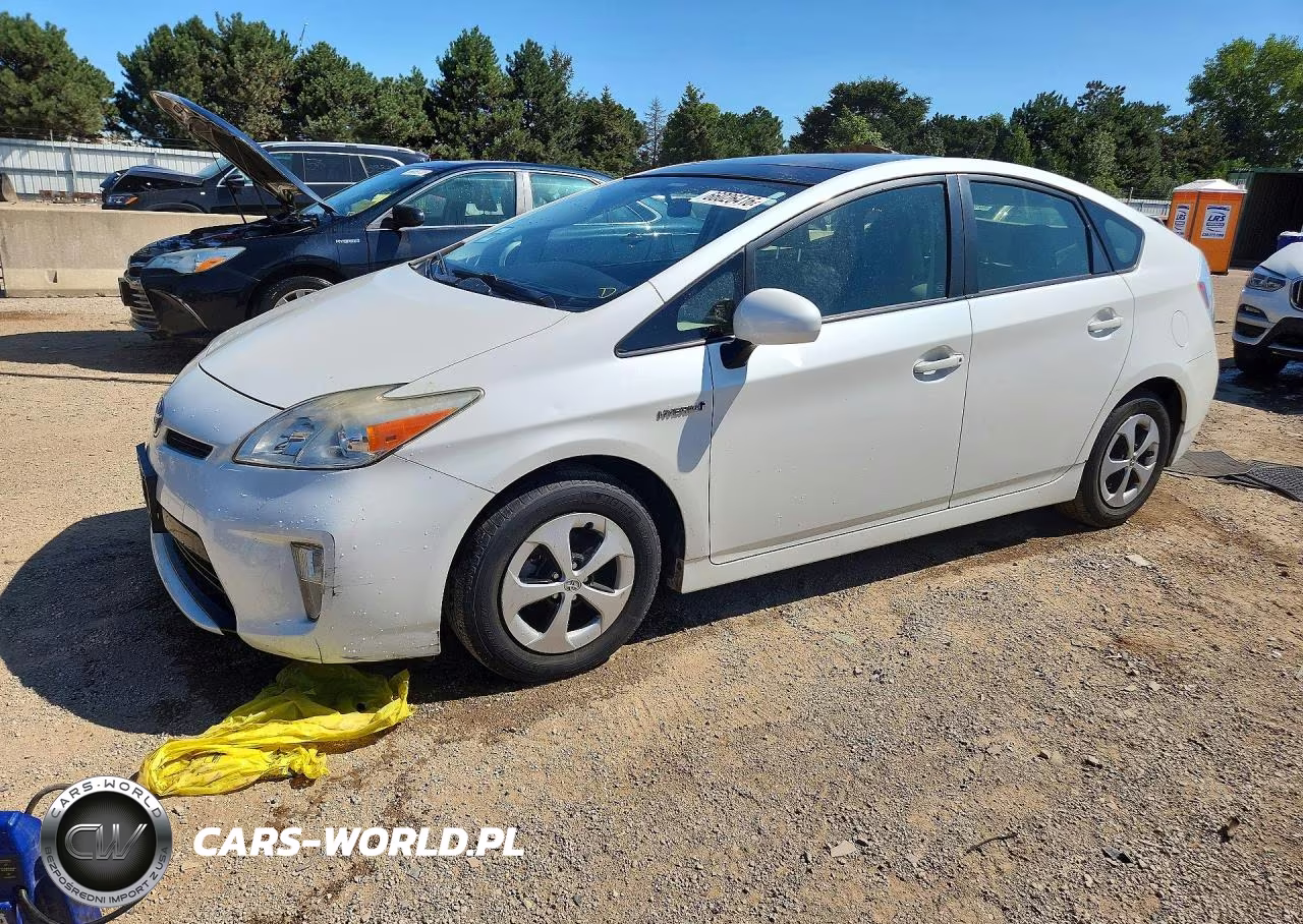 2013 Toyota Prius Three – zdjęcie 1 z 12