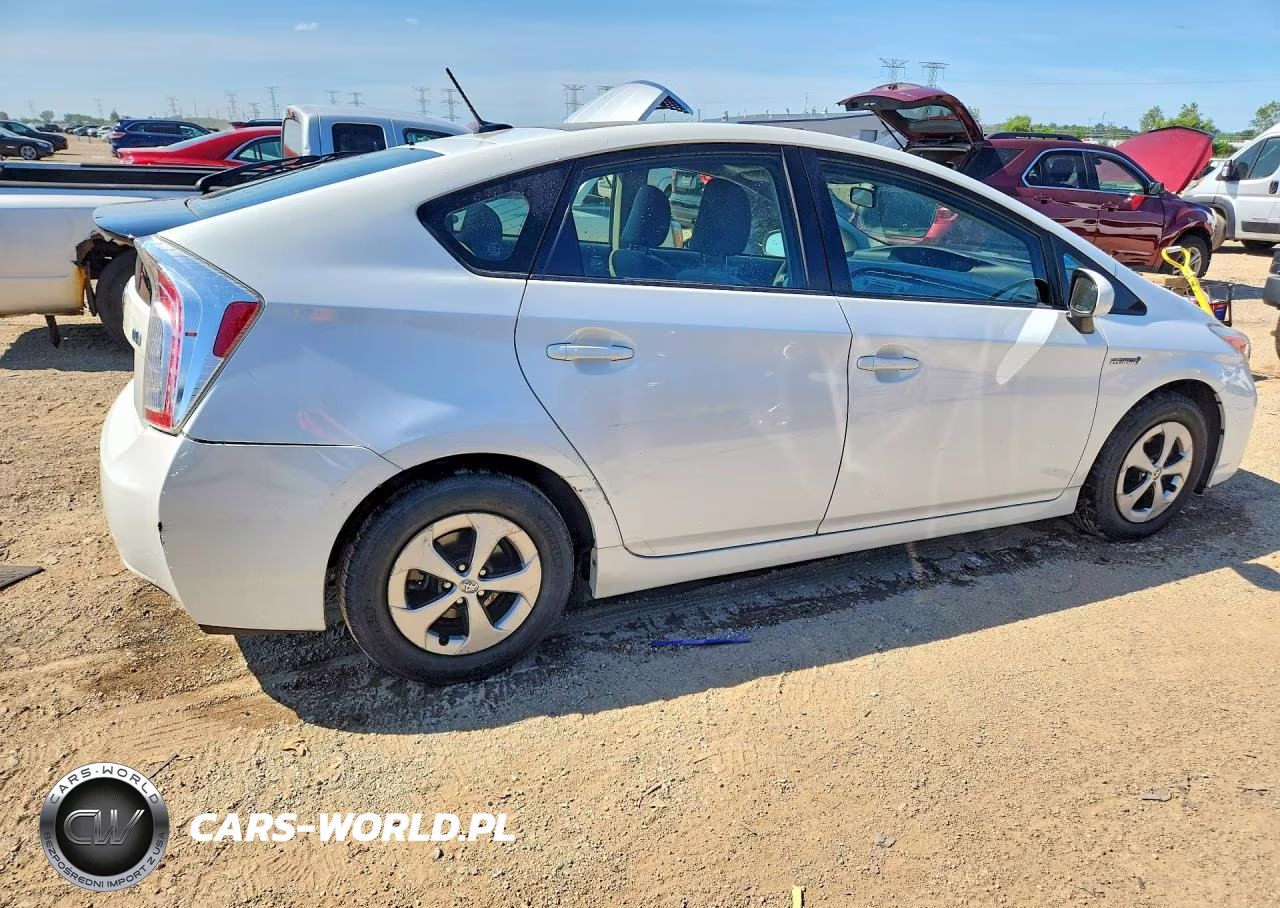 2013 Toyota Prius Three VIN:JTDKN3DU2D5668528 - 3