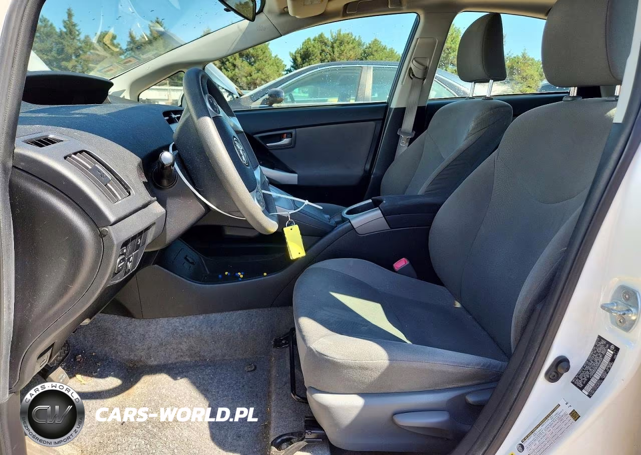 2013 Toyota Prius Three VIN:JTDKN3DU2D5668528 - 7