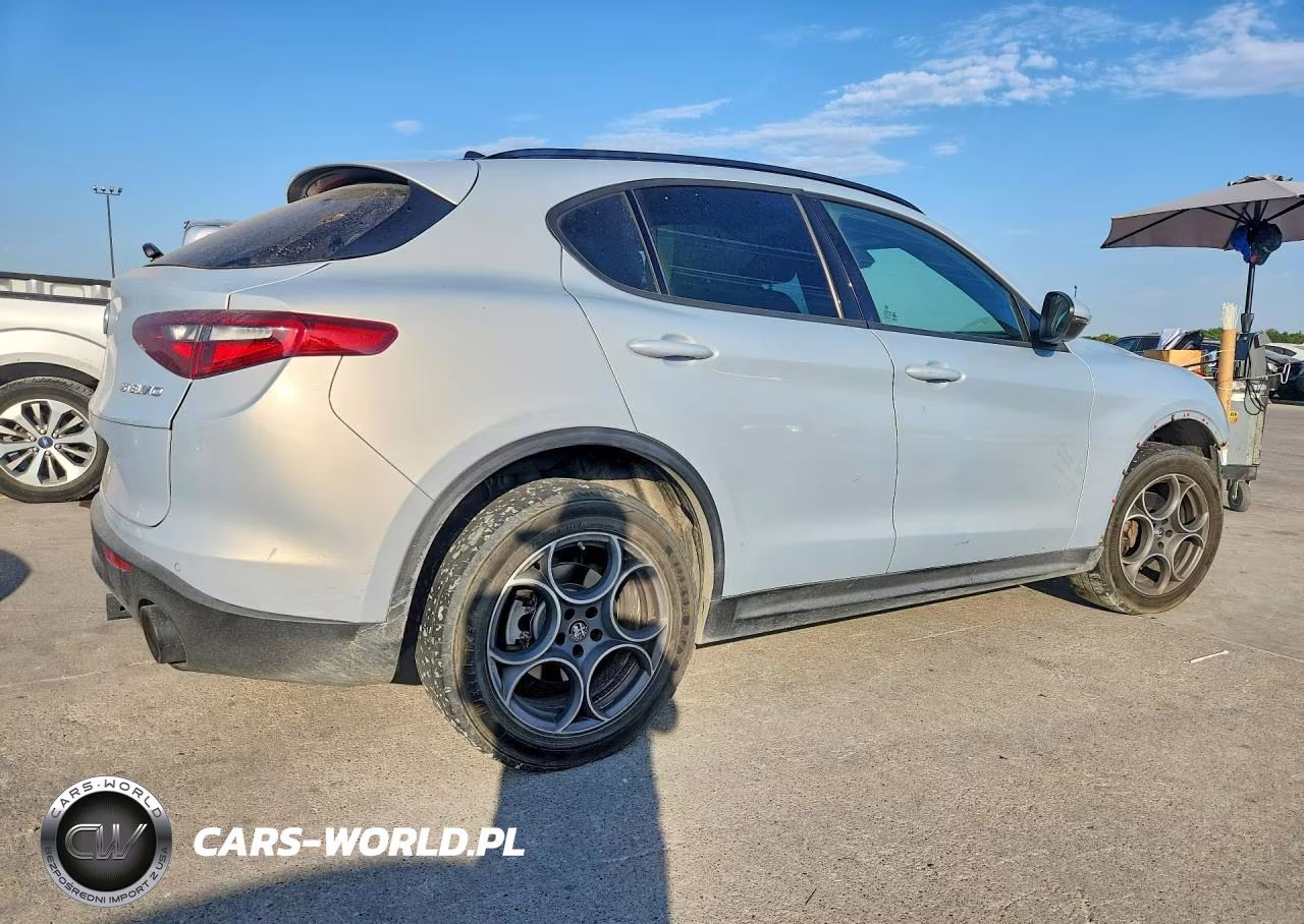2022 Alfa Romeo Stelvio VIN:ZASPAJAN4N7D37997 - 3