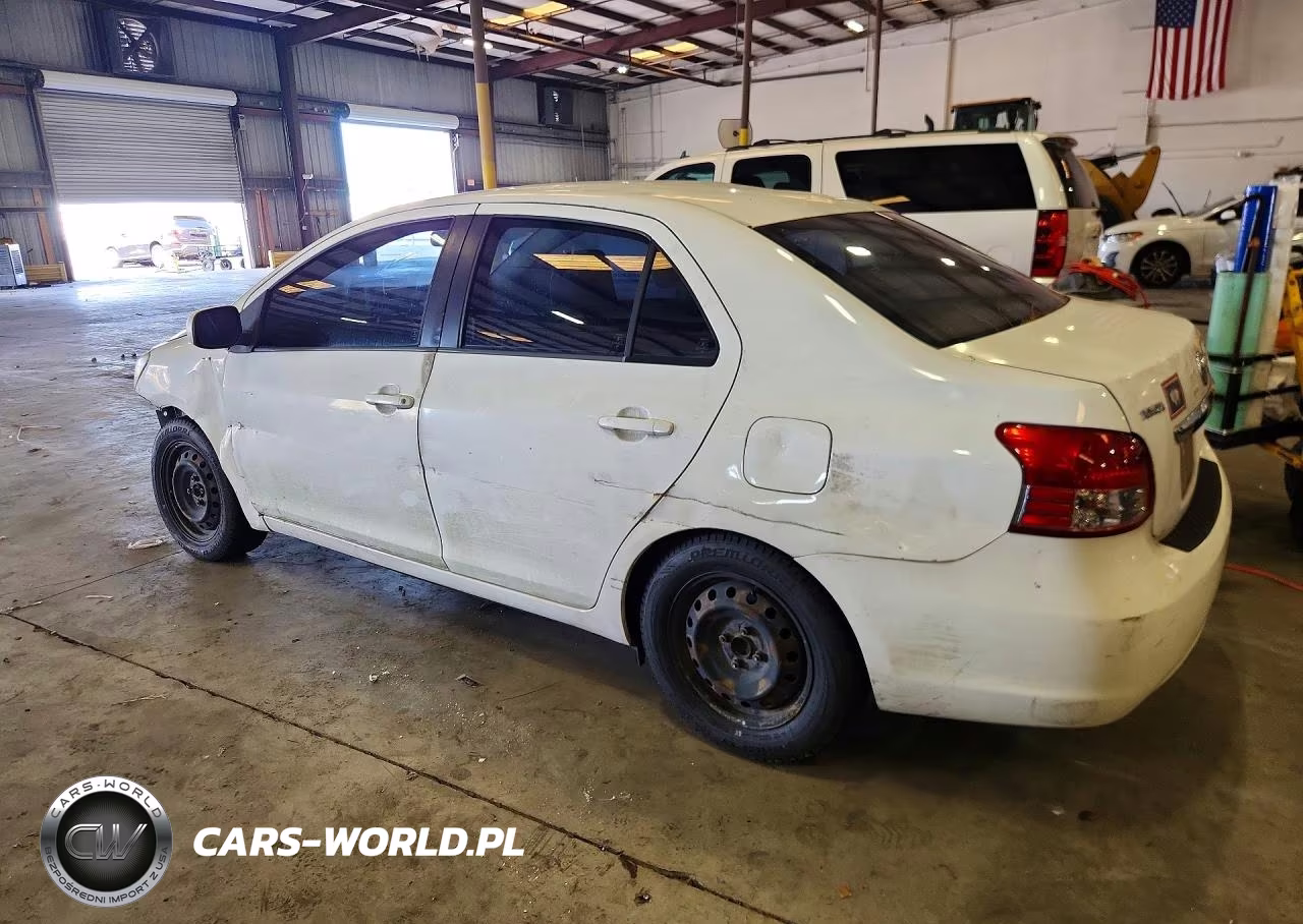 2007 Toyota Yaris Base VIN:JTDBT903X71135702 - 2