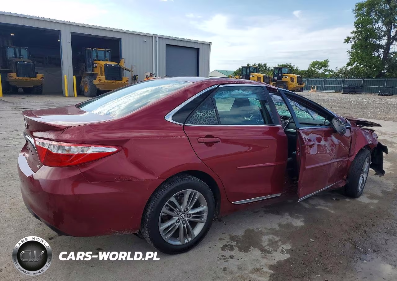 2016 Toyota Camry Se VIN:4T1BF1FK3GU610687 - 3