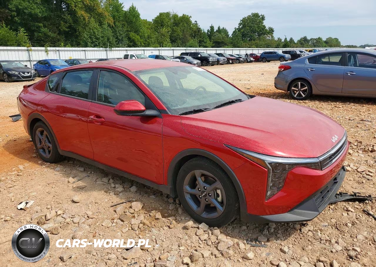 2025 Kia K4 Lxs VIN:3KPFT4DE1SE104943 - 4