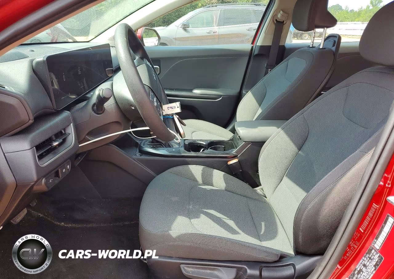 2025 Kia K4 Lxs VIN:3KPFT4DE1SE104943 - 7