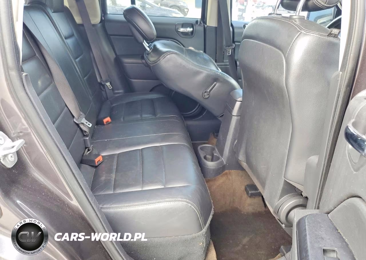 2016 Jeep Patriot Latitude VIN:1C4NJPFAXGD643664 - 10