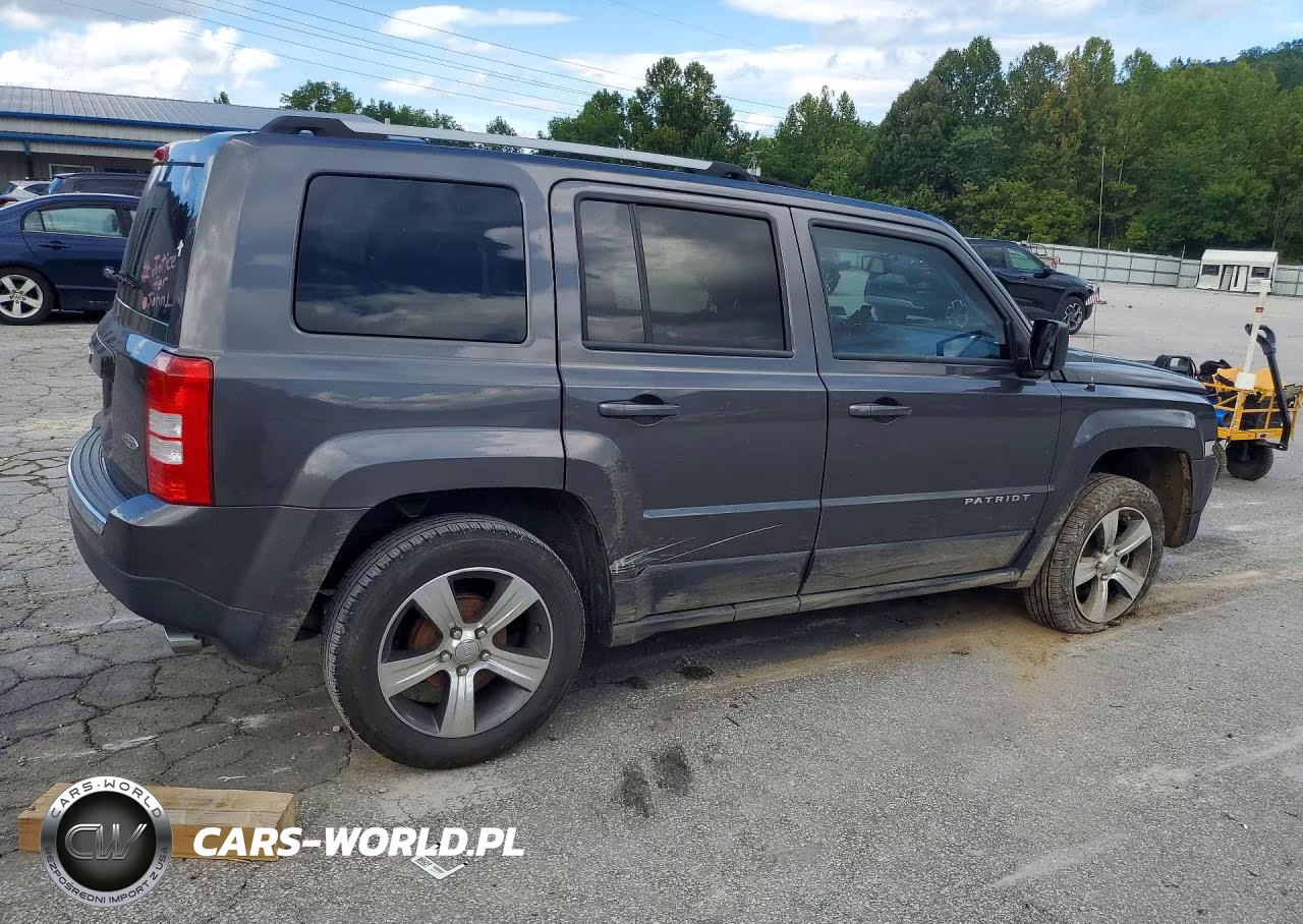 2016 Jeep Patriot Latitude VIN:1C4NJPFAXGD643664 - 3