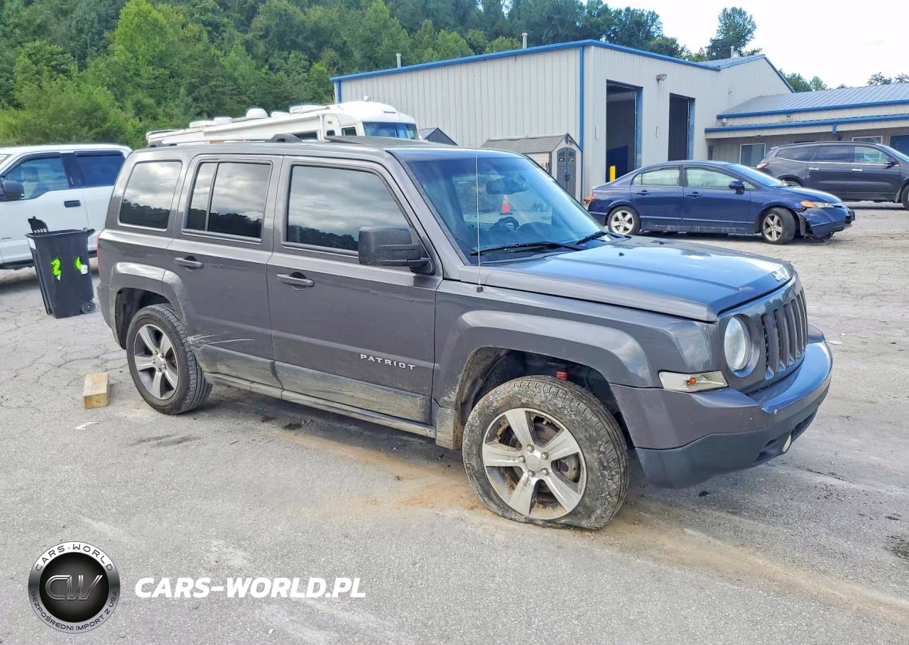 2016 Jeep Patriot Latitude VIN:1C4NJPFAXGD643664 - 4
