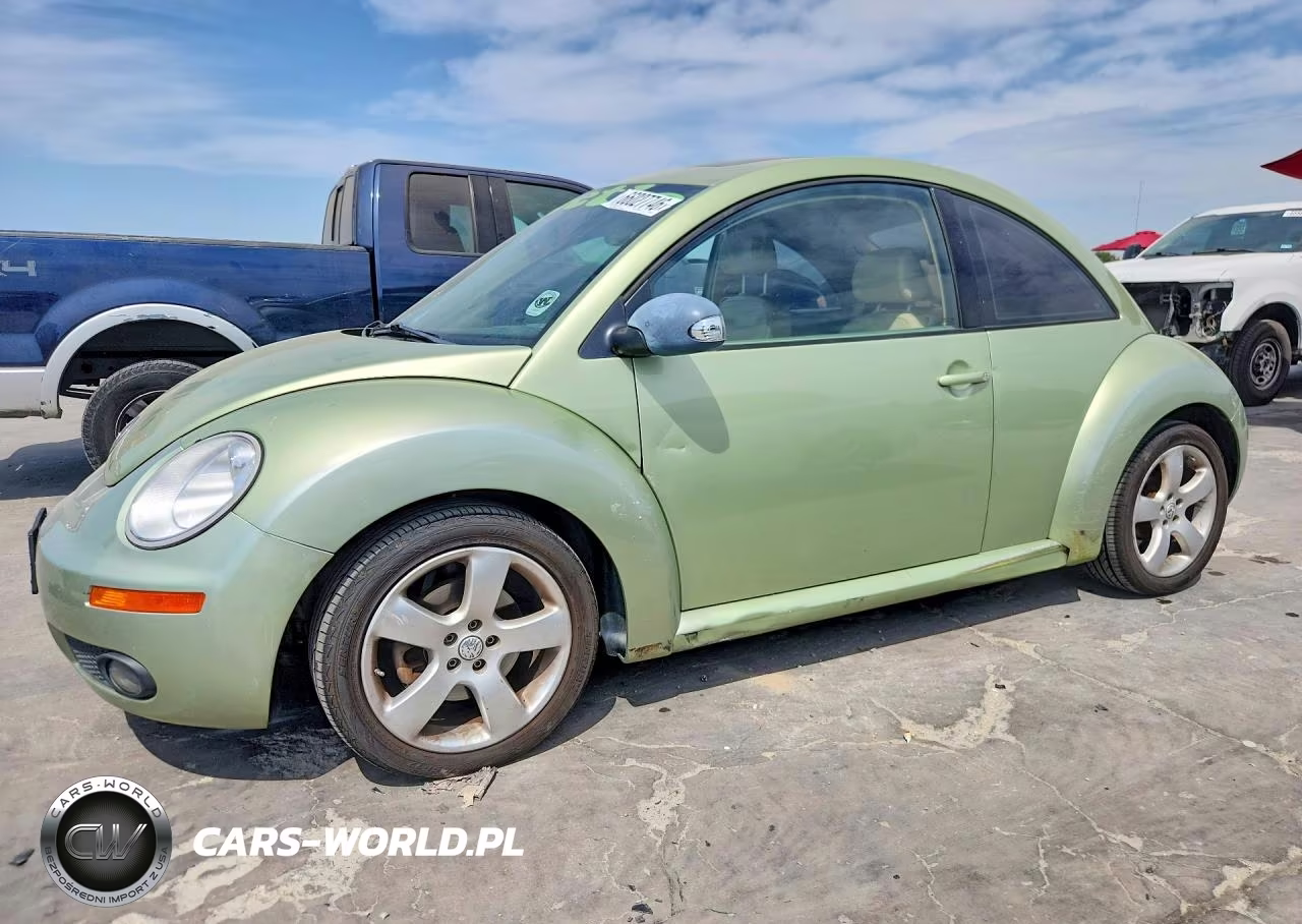 2009 Volkswagen New Beetle S