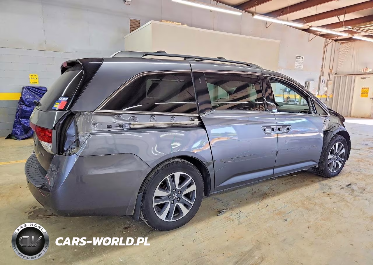 2016 Honda Odyssey Touring VIN:5FNRL5H99GB053869 - 3