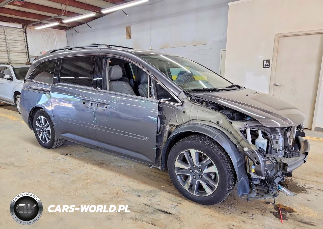 2016 Honda Odyssey Touring VIN:5FNRL5H99GB053869 - 4