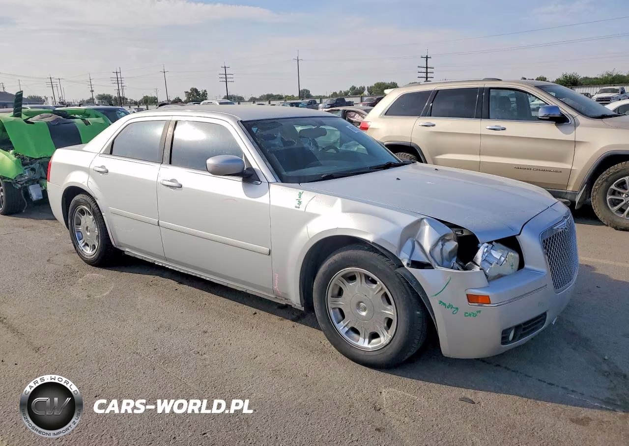 2005 Chrysler 300 Touring VIN:2C3JA53G75H642097 - 4
