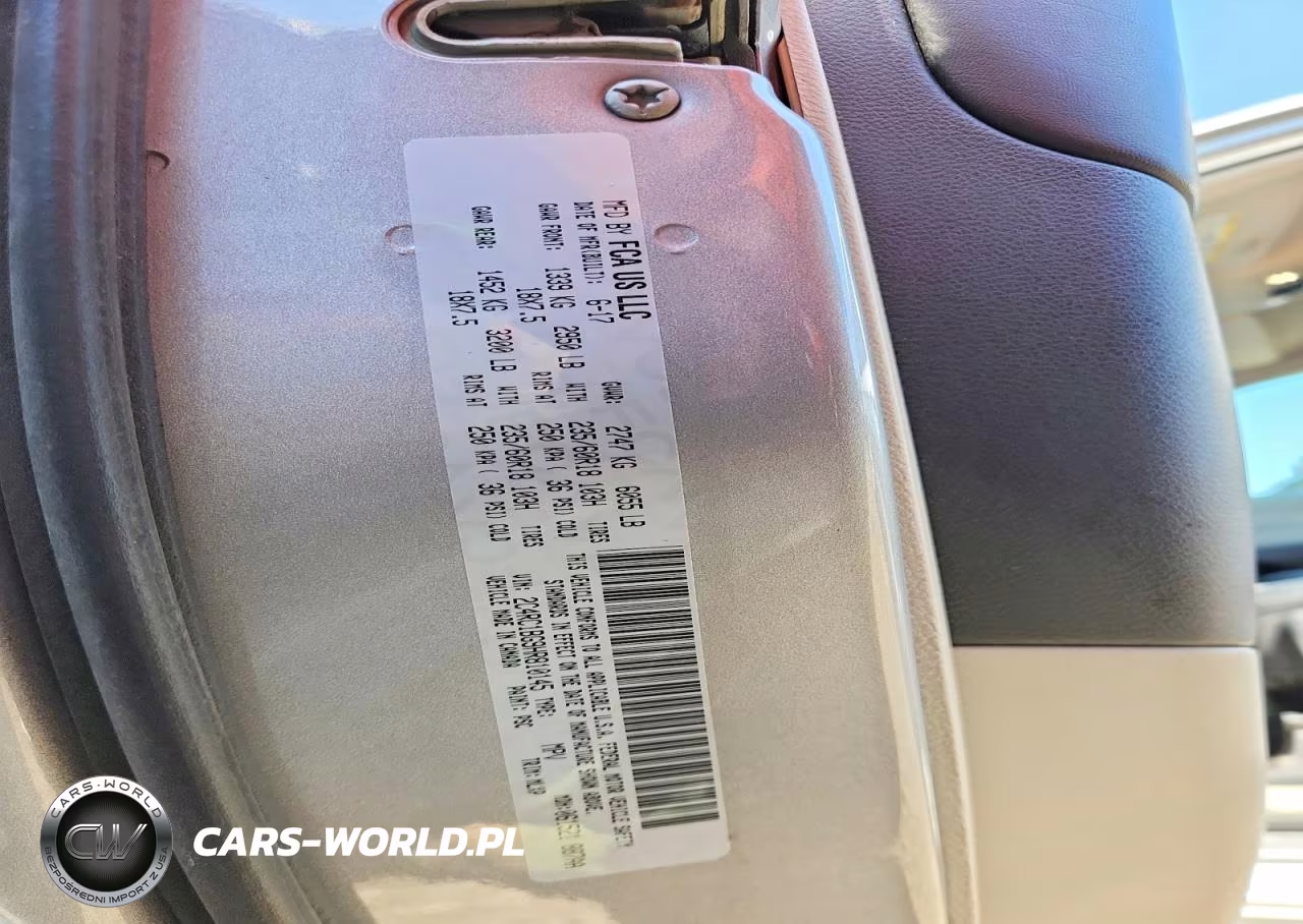 2017 Chrysler Pacifica Touring L VIN:2C4RC1BG9HR810145 - 13