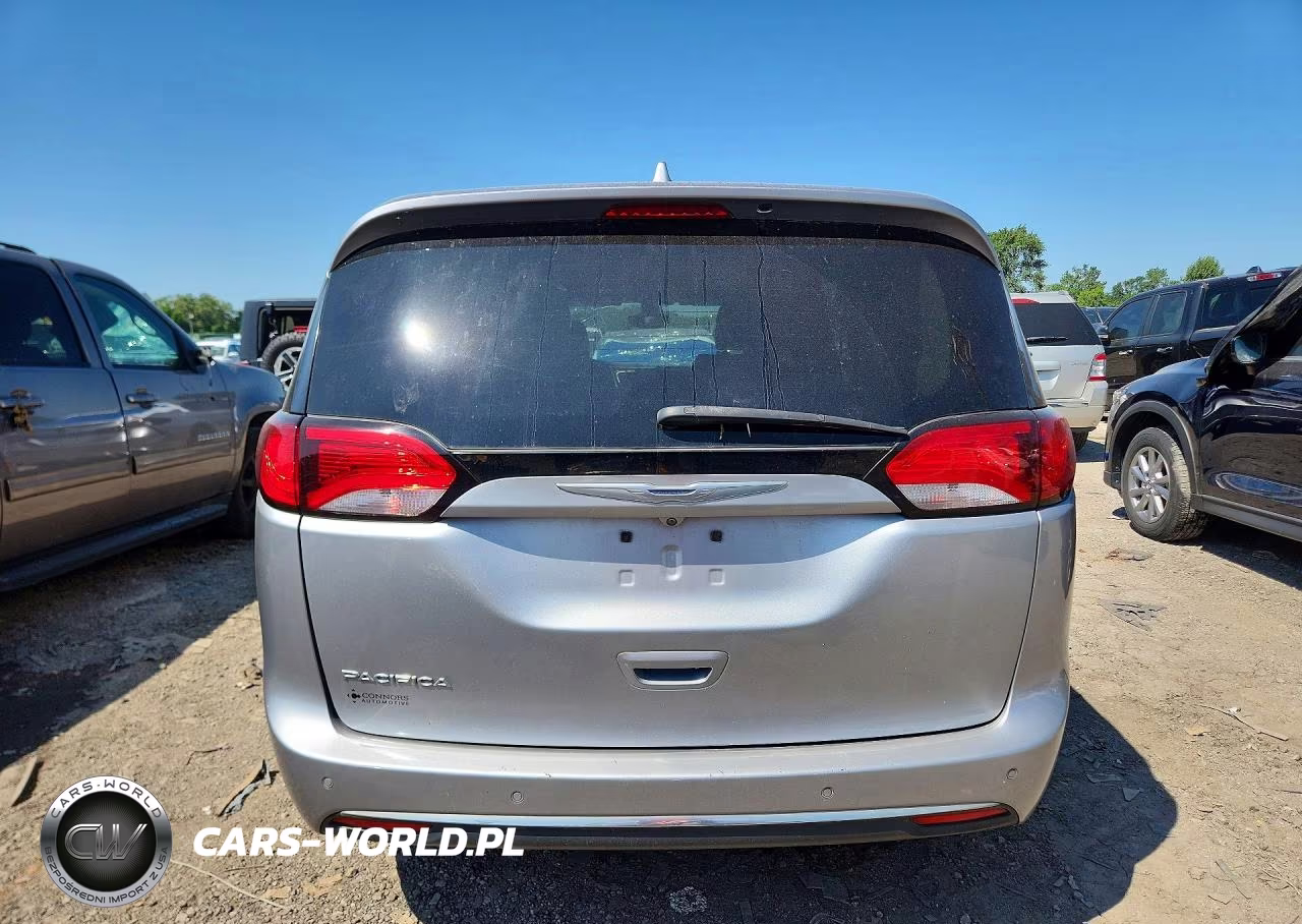 2017 Chrysler Pacifica Touring L VIN:2C4RC1BG9HR810145 - 6