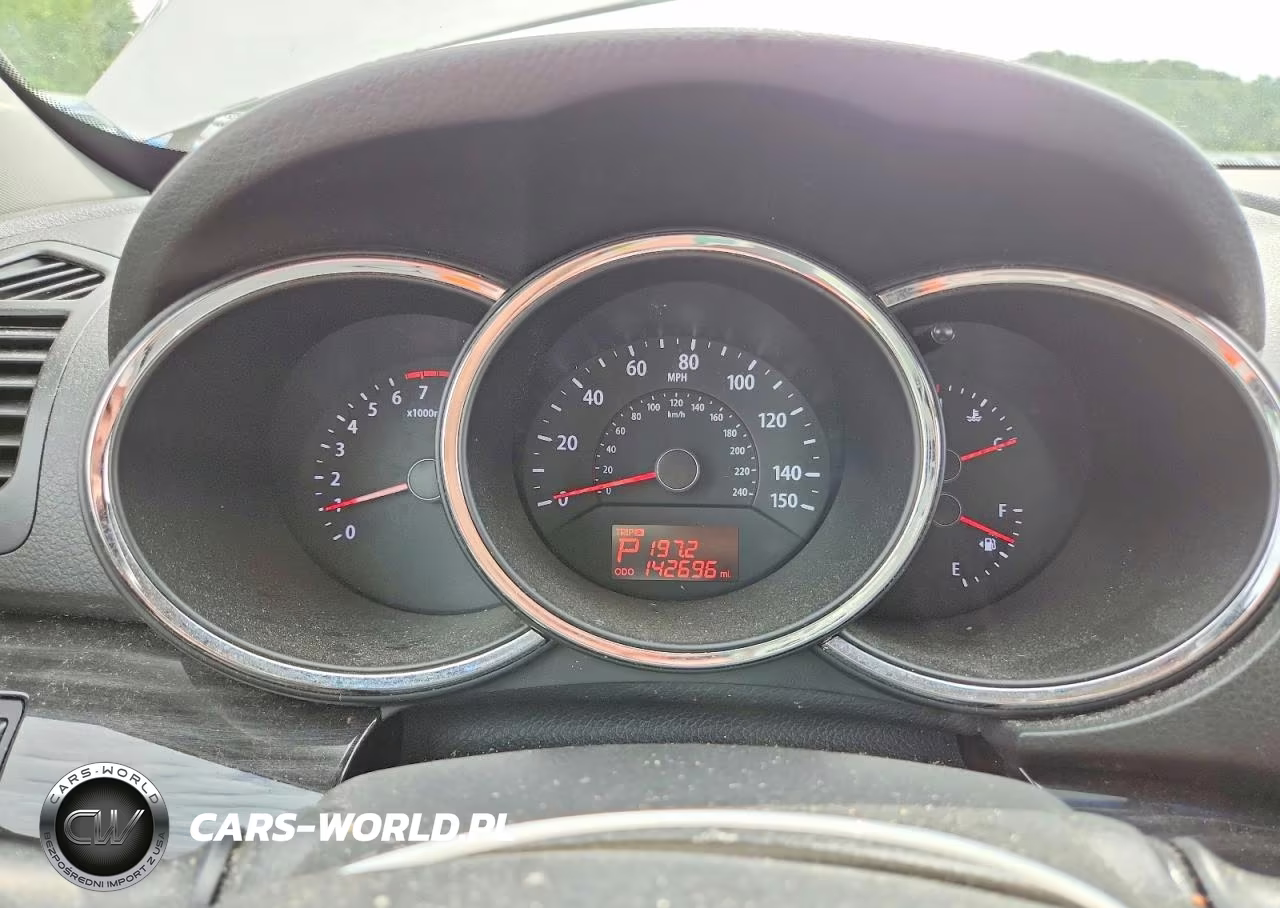 2013 Kia Sorento Lx VIN:5XYKT4A69DG382040 - 9
