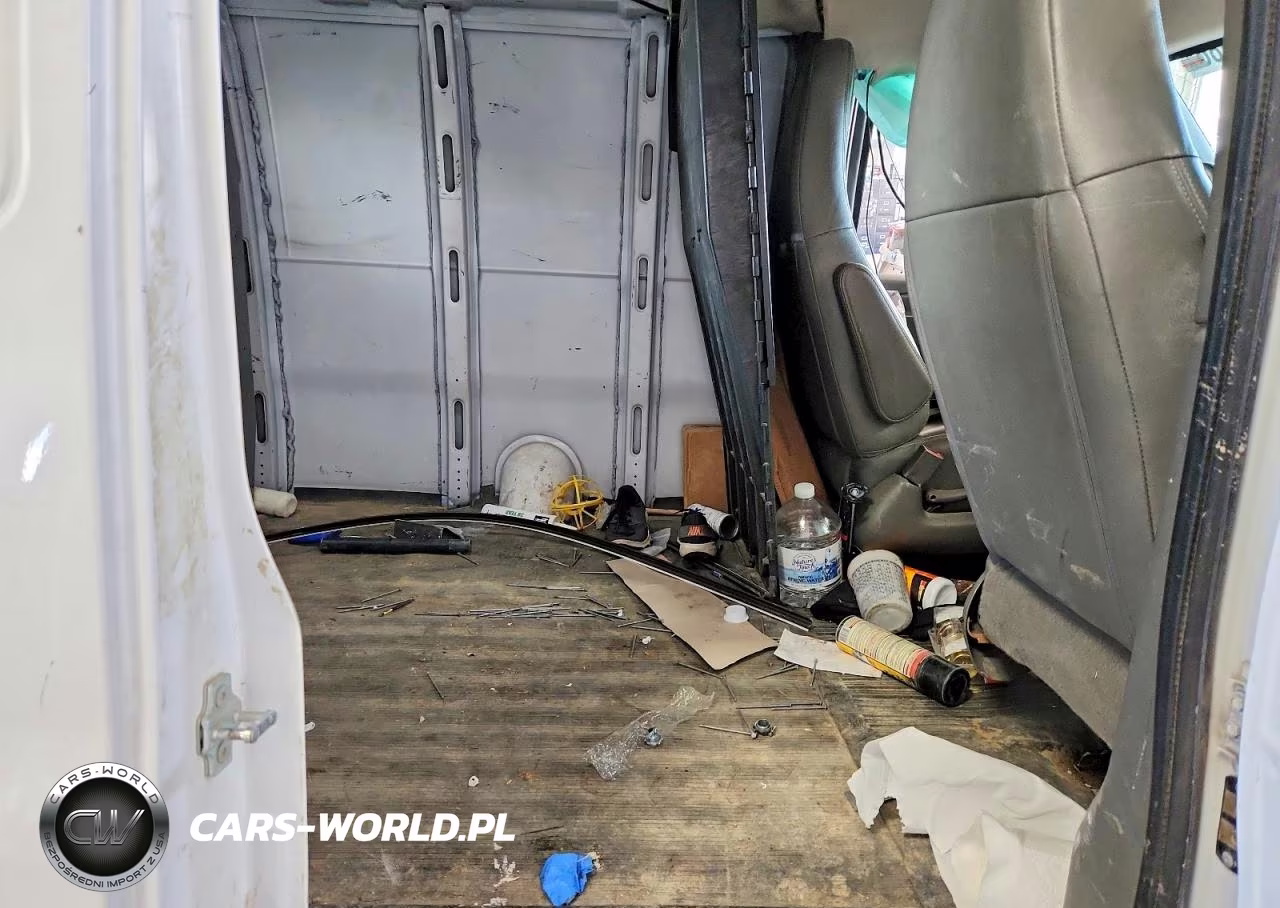 2019 Chevrolet Express 2500 Cargo Delivery Van VIN:1GCWGAFP6K1142432 - 10