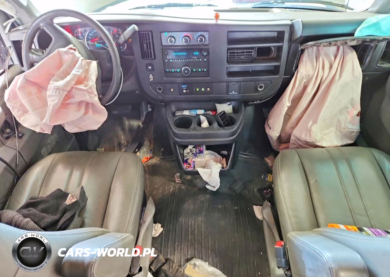 2019 Chevrolet Express 2500 Cargo Delivery Van VIN:1GCWGAFP6K1142432 - 8