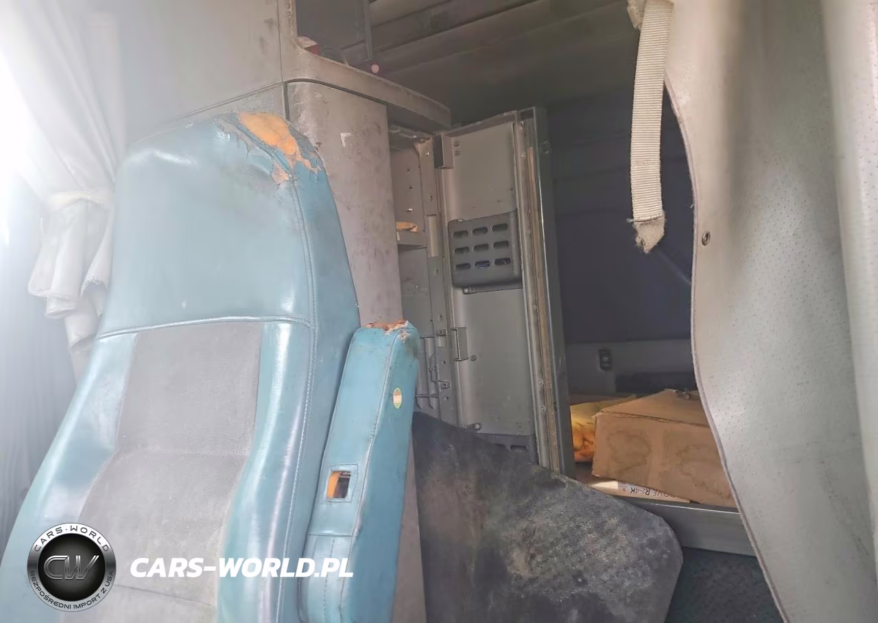 2000 Freightliner Flc120 Semi Truck VIN:1FUYSSZB5YLB91076 - 10