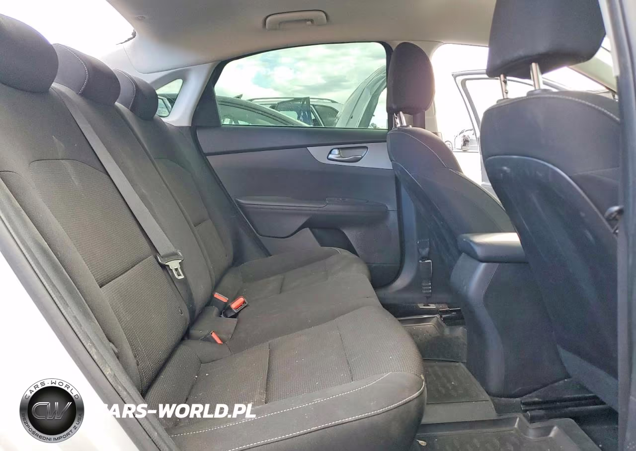 2021 Kia Forte Lxs VIN:3KPF24AD4ME349074 - 10