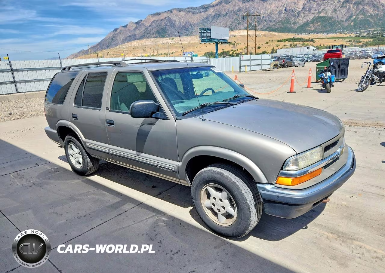 2000 Chevrolet Blazer VIN:1GNDT13W8Y2273533 - 4
