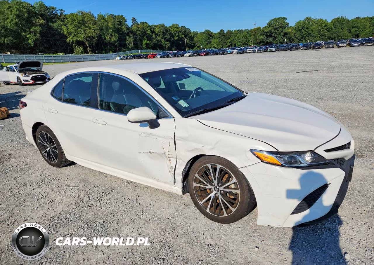 2018 Toyota Camry Se VIN:4T1B11HK2JU072888 - 4