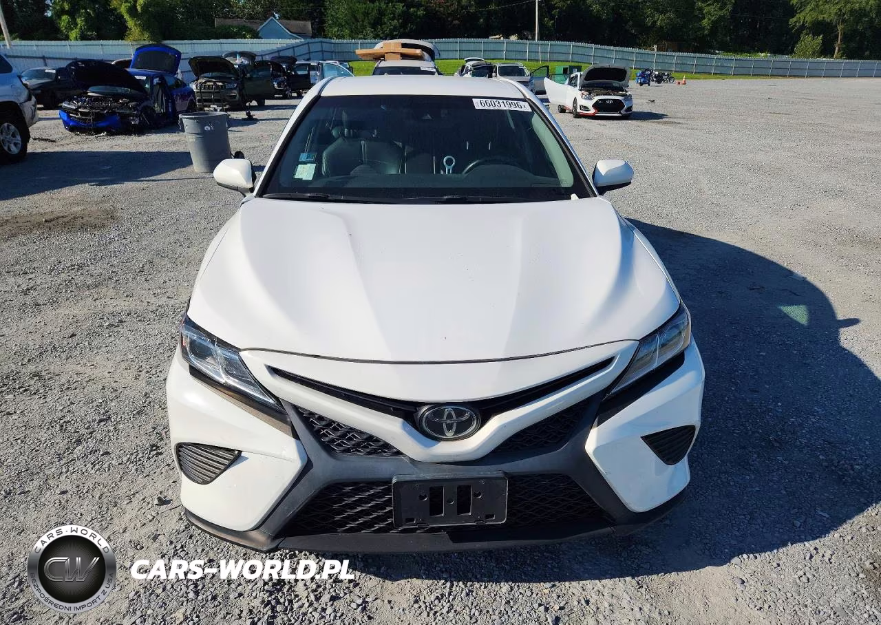 2018 Toyota Camry Se VIN:4T1B11HK2JU072888 - 5