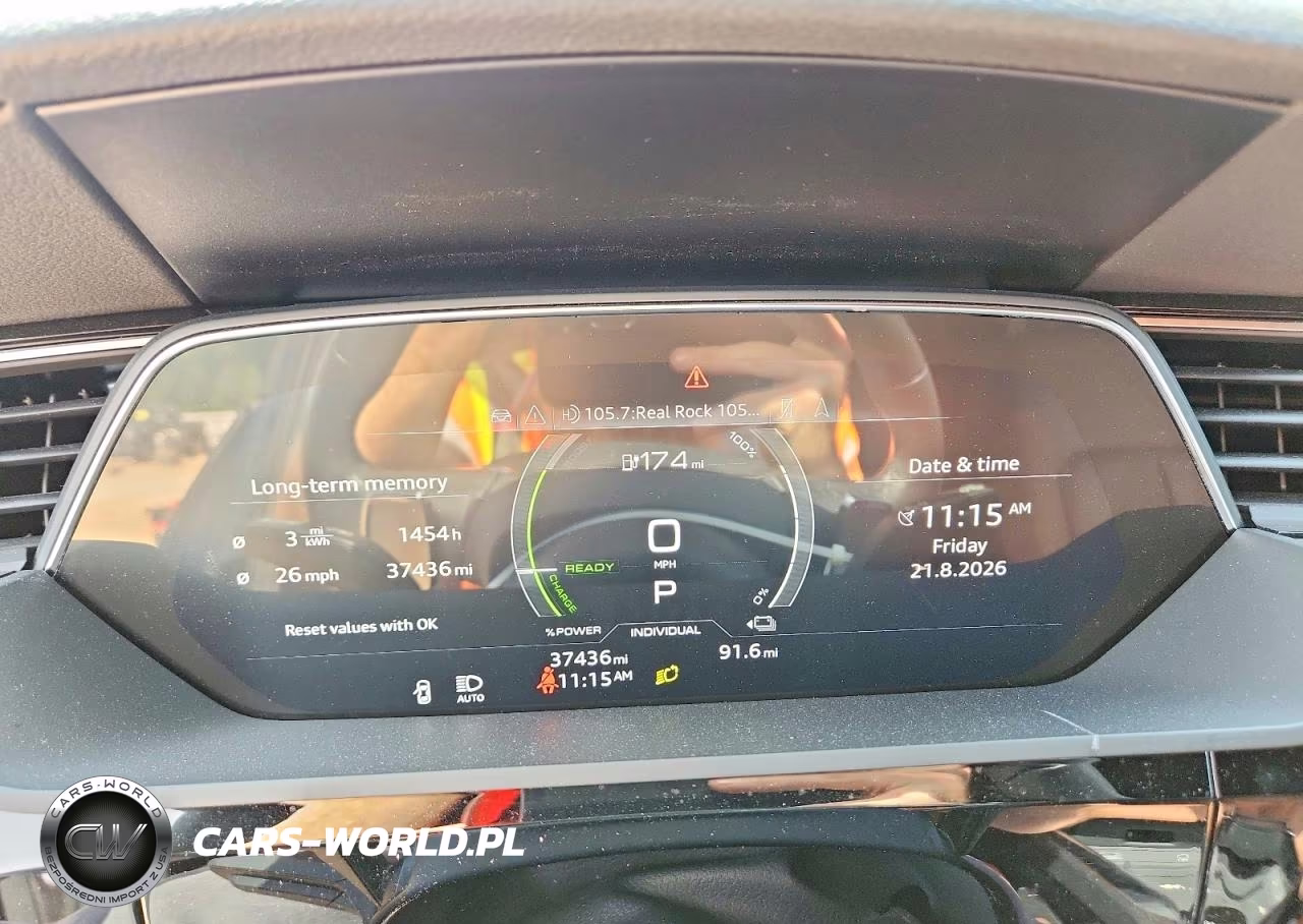 2022 Audi E-Tron Premium VIN:WA1AAAGE5NB045966 - 9