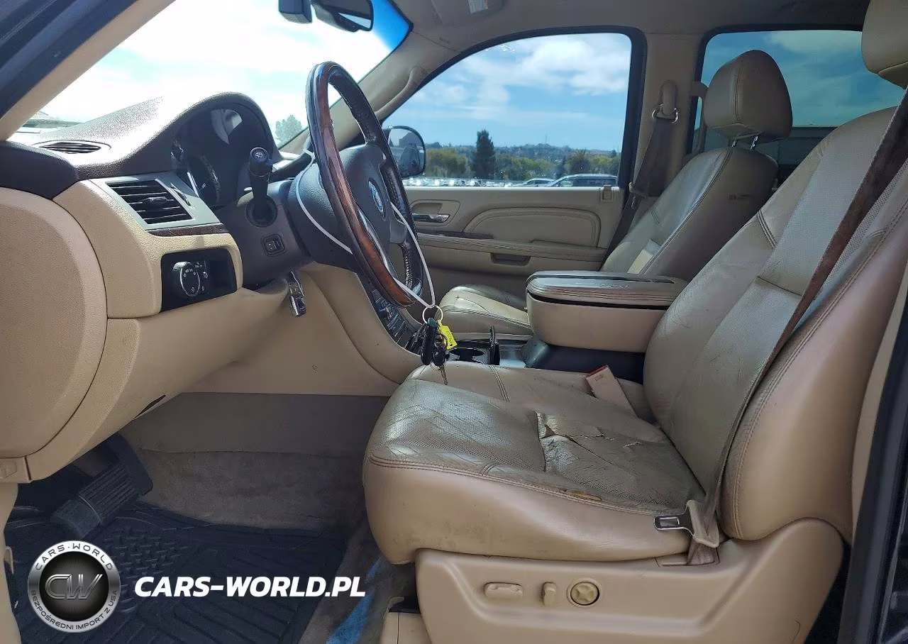 2009 Cadillac Escalade Luxury VIN:1GYFC232X9R239357 - 7