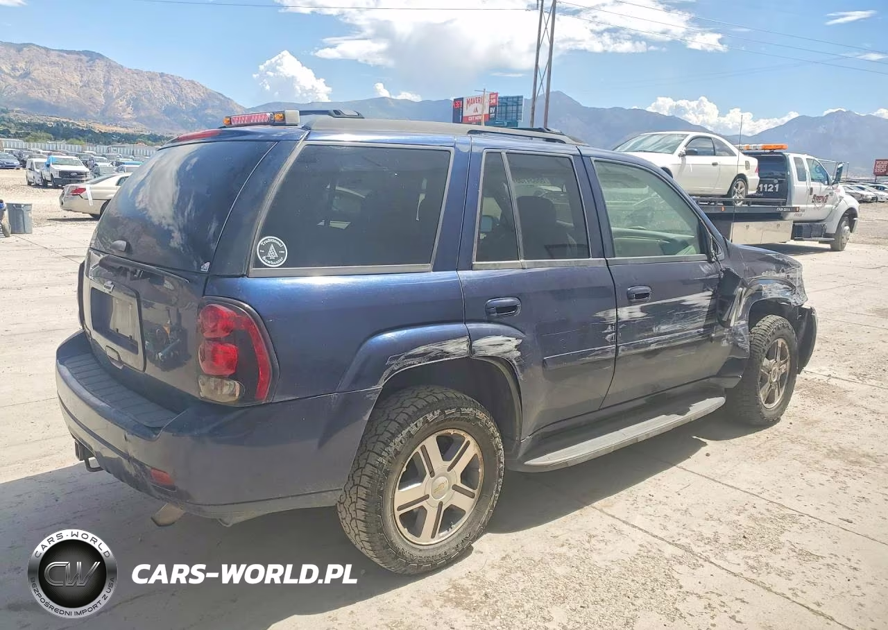 2007 Chevrolet Trailblazer Ls VIN:1GNDT13S572250707 - 3