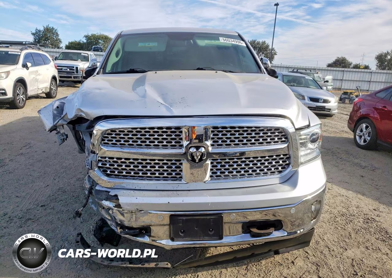 2017 Ram 1500 Laramie VIN:1C6RR7VT1HS844581 - 5