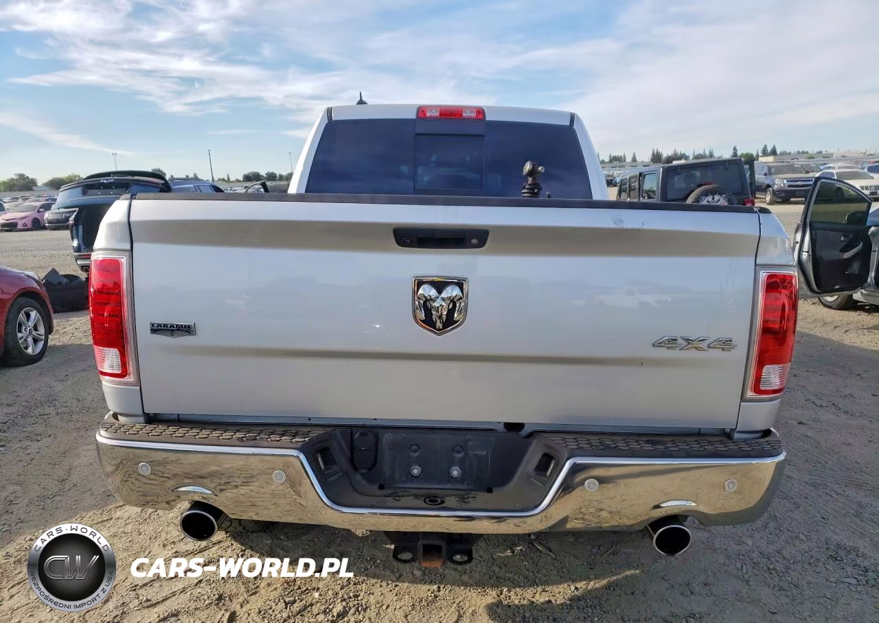 2017 Ram 1500 Laramie VIN:1C6RR7VT1HS844581 - 6