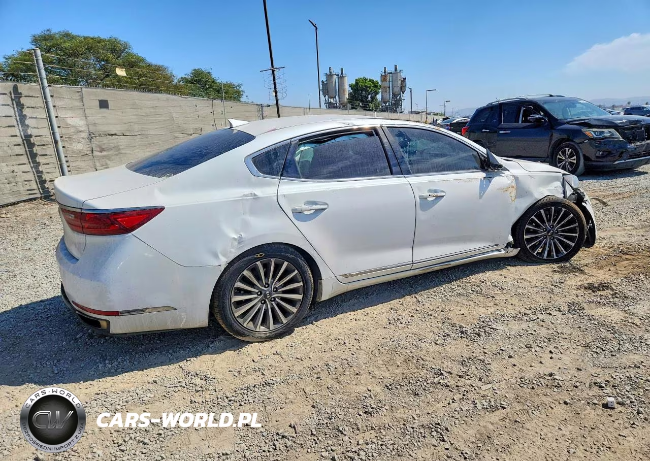2018 Kia Cadenza Premium VIN:KNALB4J1XJ5097389 - 3