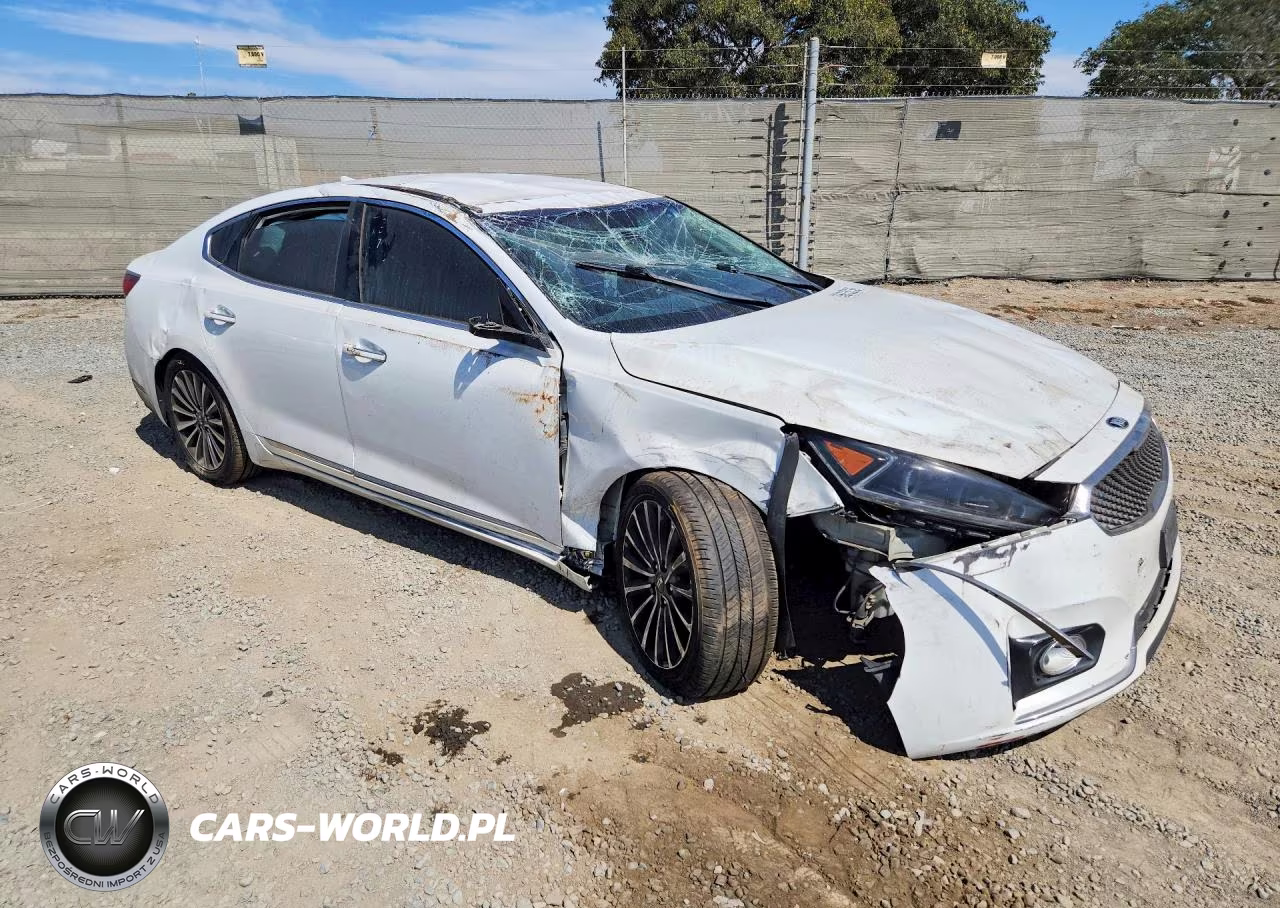 2018 Kia Cadenza Premium VIN:KNALB4J1XJ5097389 - 4