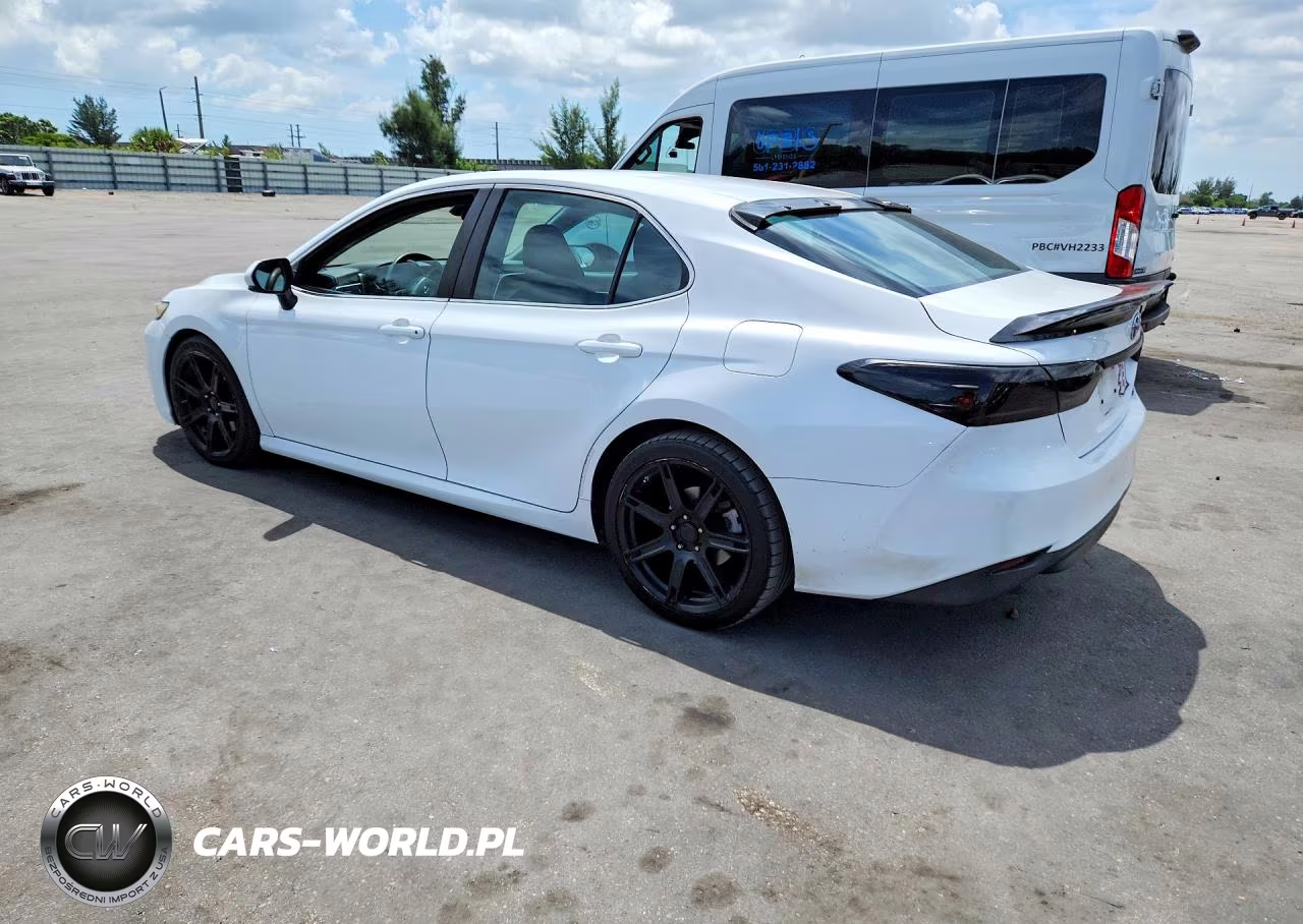 2018 Toyota Camry L VIN:4T1B11HK9JU047583 - 2