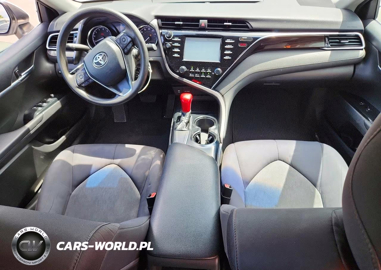 2018 Toyota Camry L VIN:4T1B11HK9JU047583 - 8