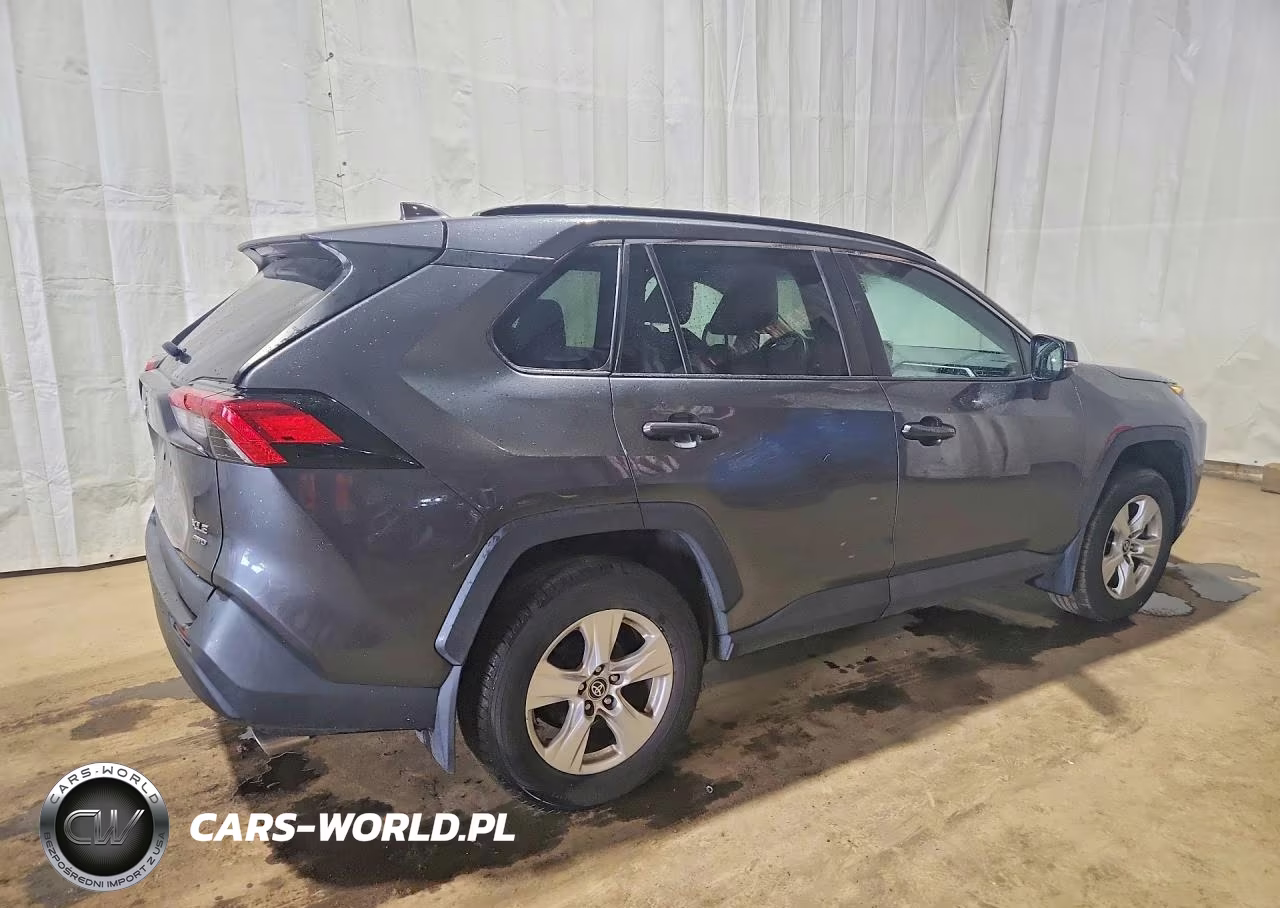 2021 Toyota Rav4 Xle VIN:2T3P1RFV2MC183794 - 3