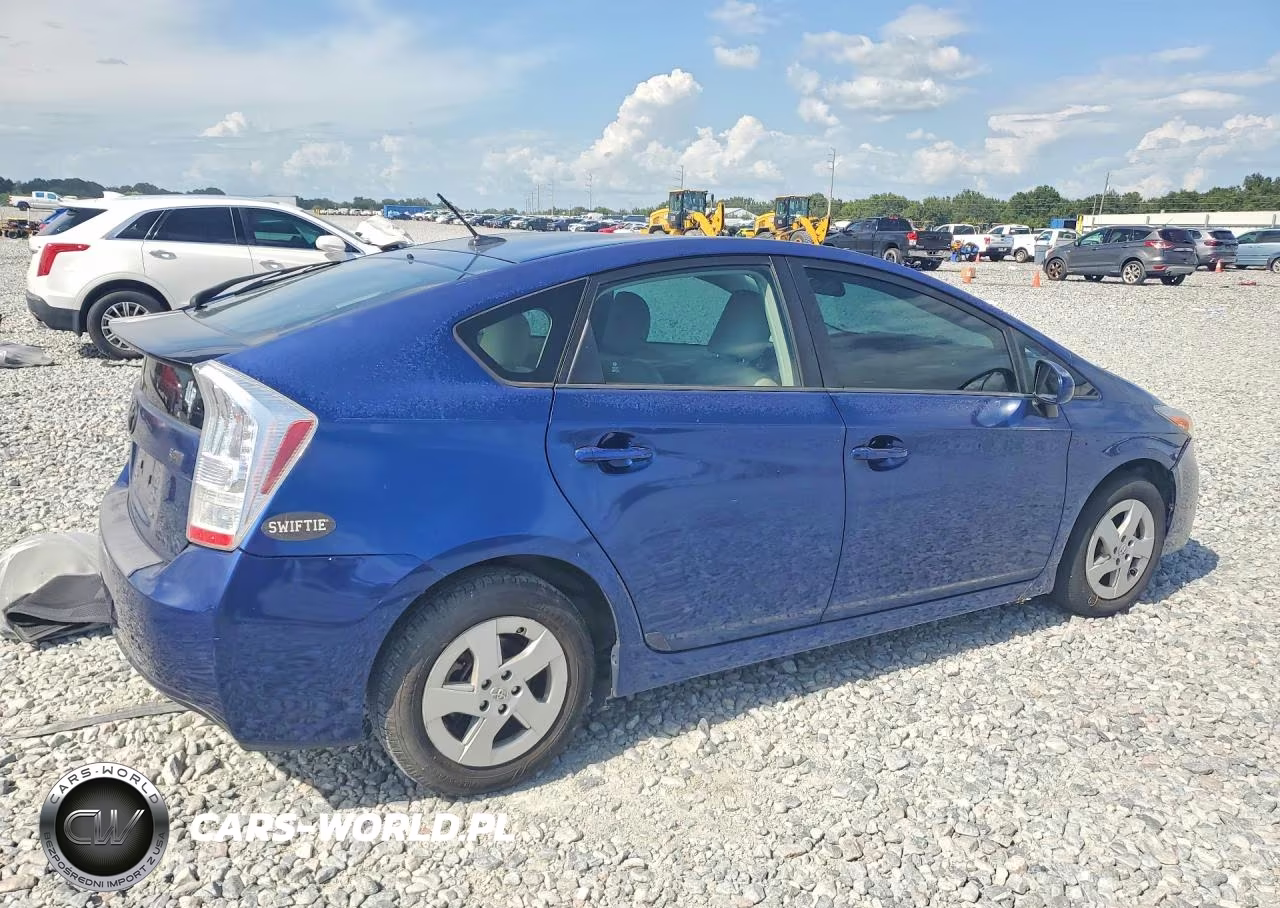 2011 Toyota Prius Two VIN:JTDKN3DU3B1425332 - 3