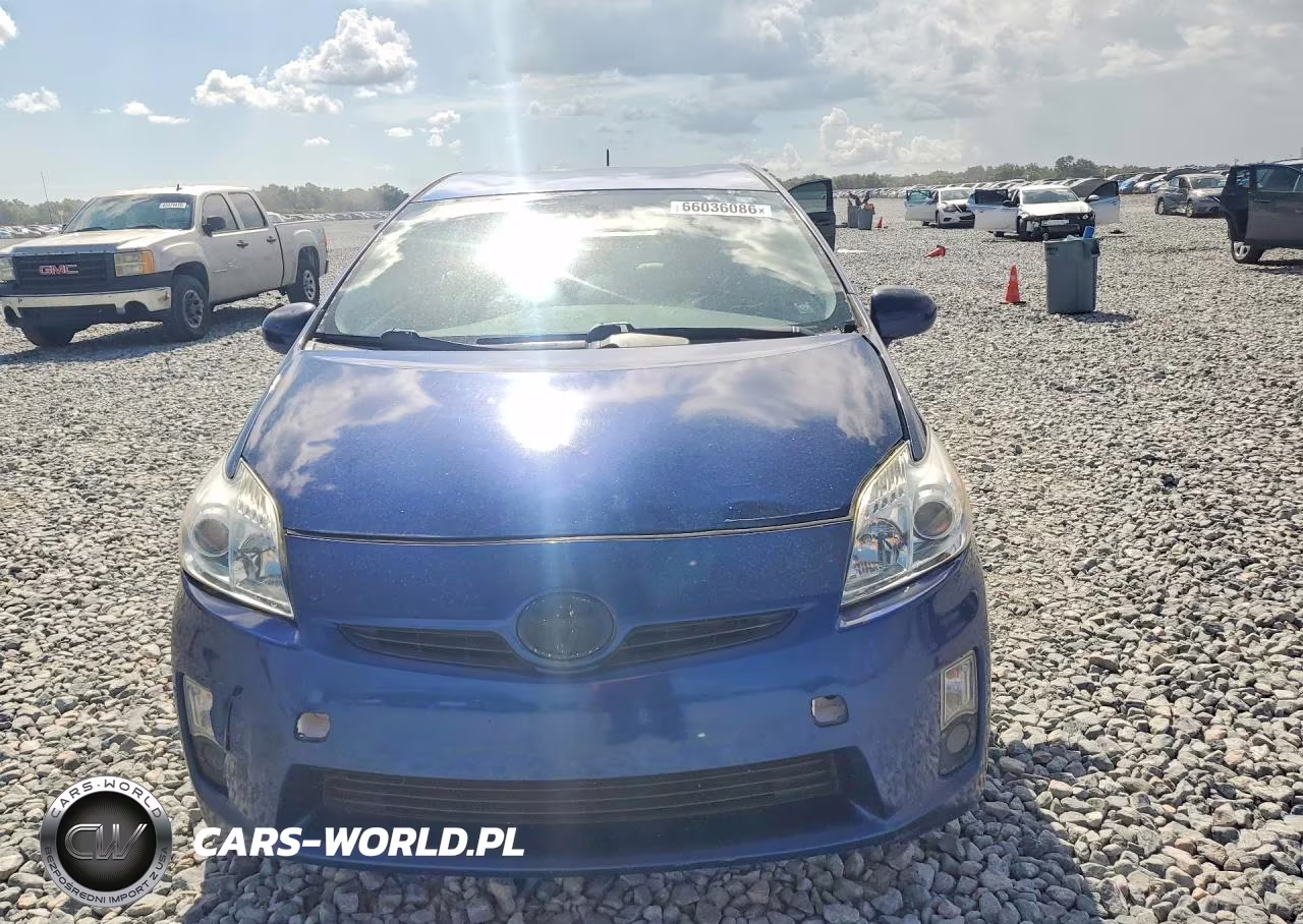 2011 Toyota Prius Two VIN:JTDKN3DU3B1425332 - 5
