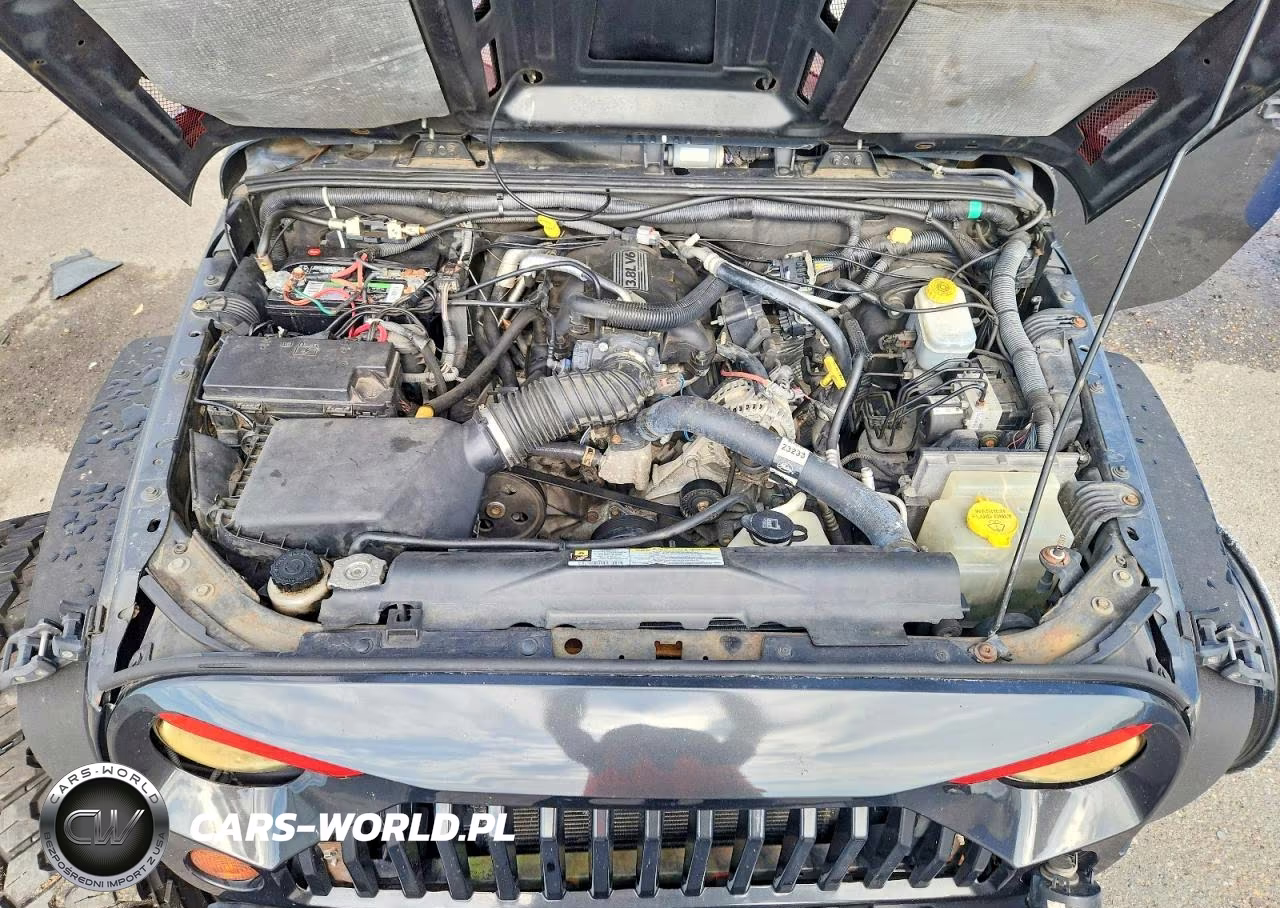2010 Jeep Wrangler Unlimited Sahara VIN:1J4BA5H12AL144157 - 11