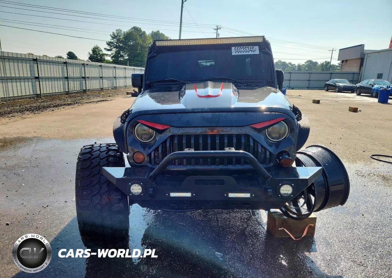 2010 Jeep Wrangler Unlimited Sahara VIN:1J4BA5H12AL144157 - 5