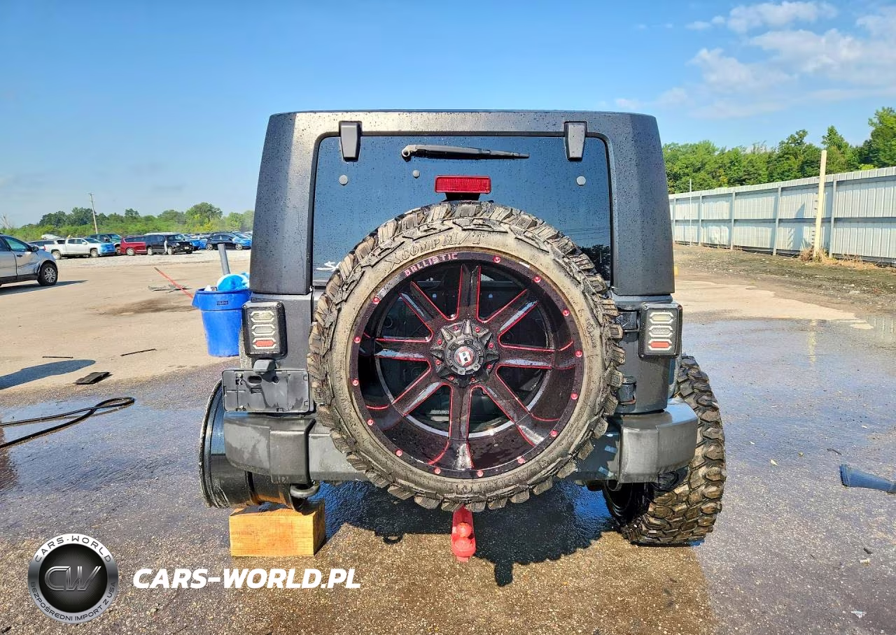 2010 Jeep Wrangler Unlimited Sahara VIN:1J4BA5H12AL144157 - 6