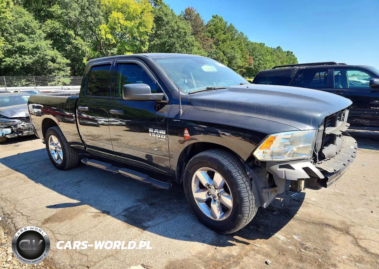 2019 Ram 1500 Classic Tradesman VIN:1C6RR6FG6KS528693 - 4