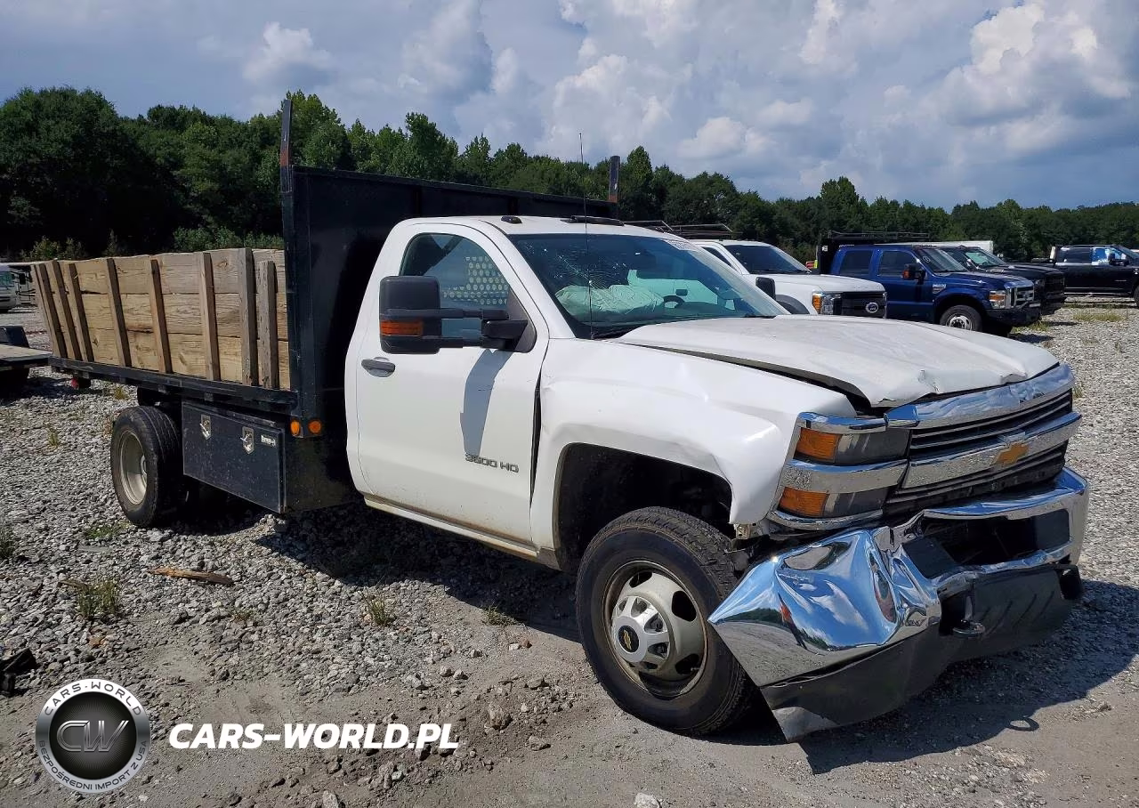 2015 Chevrolet Silverado K3500 VIN:1GB3KYCG8FF558784 - 4