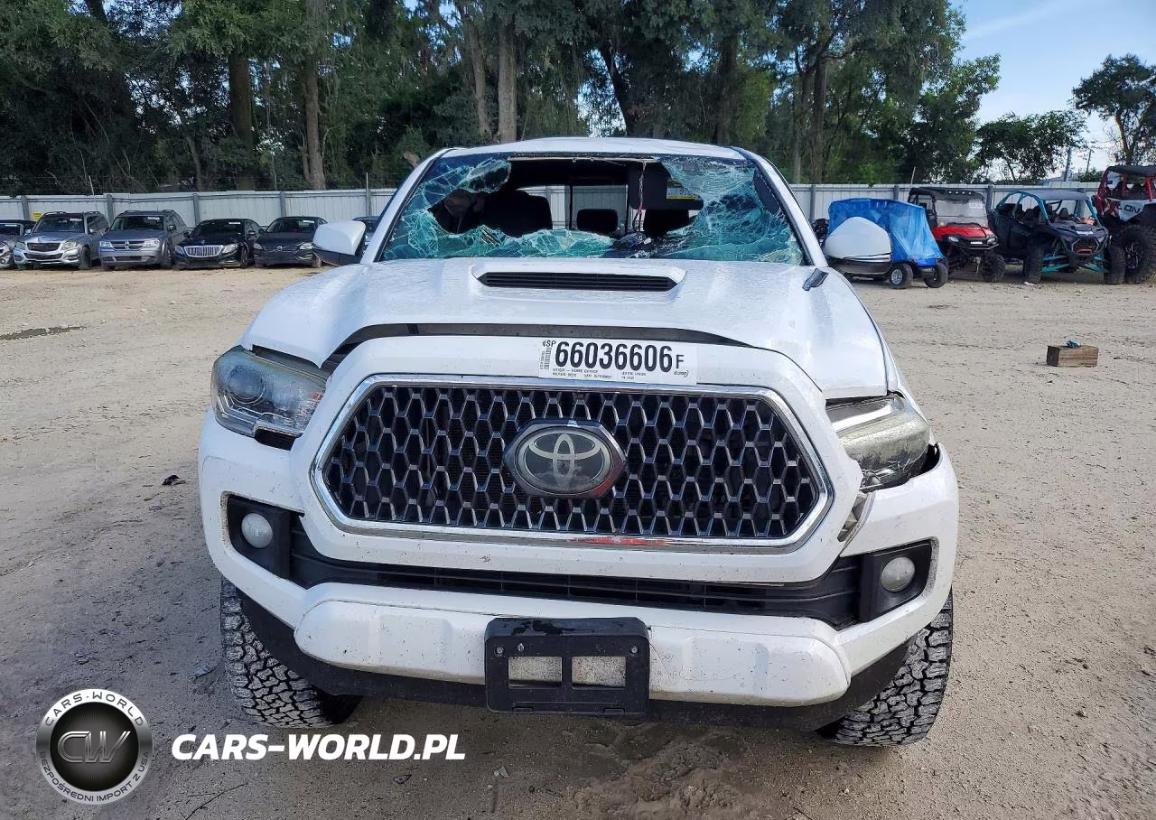 2018 Toyota Tacoma Trd Sport VIN:3TMAZ5CN7JM077381 - 5