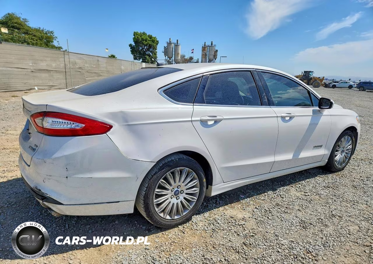 2013 Ford Fusion Se Hybrid VIN:3FA6P0LU7DR270908 - 3
