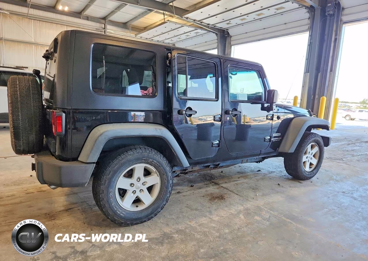 2010 Jeep Wrangler Unlimited Sport VIN:1J4BA3H11AL145806 - 3
