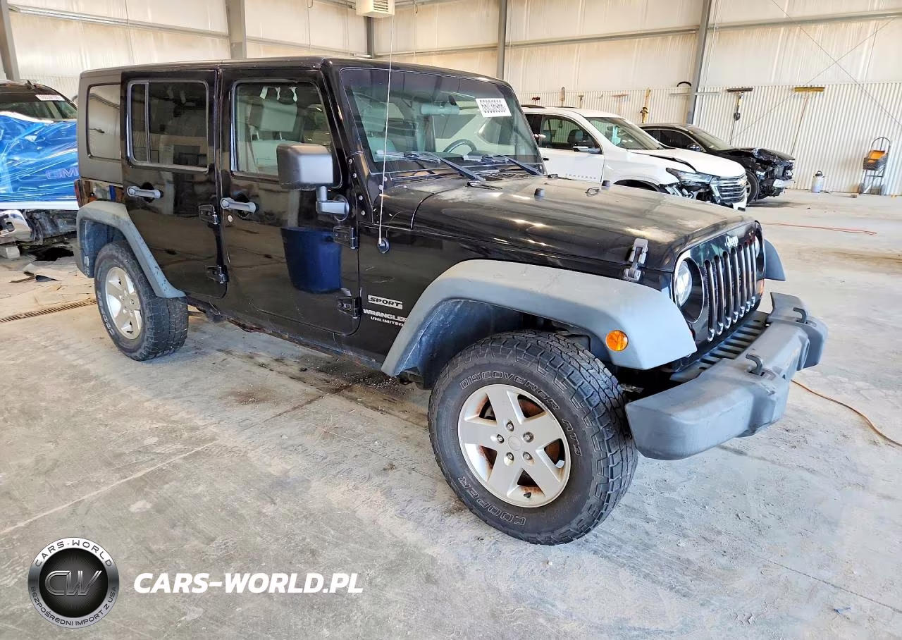 2010 Jeep Wrangler Unlimited Sport VIN:1J4BA3H11AL145806 - 4