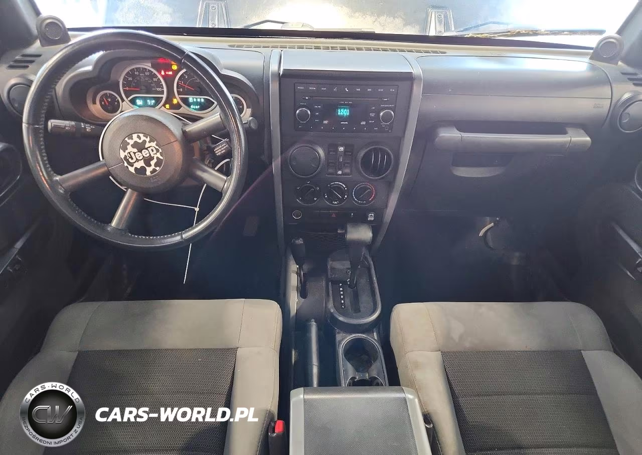 2010 Jeep Wrangler Unlimited Sport VIN:1J4BA3H11AL145806 - 8