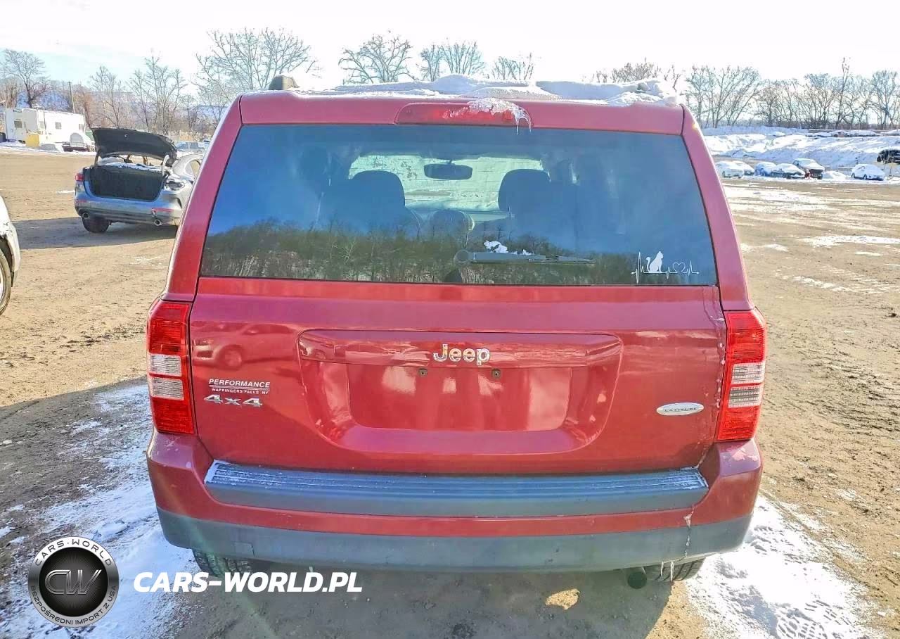 2015 Jeep Patriot Latitude VIN:1C4NJRFB5FD376694 - 6