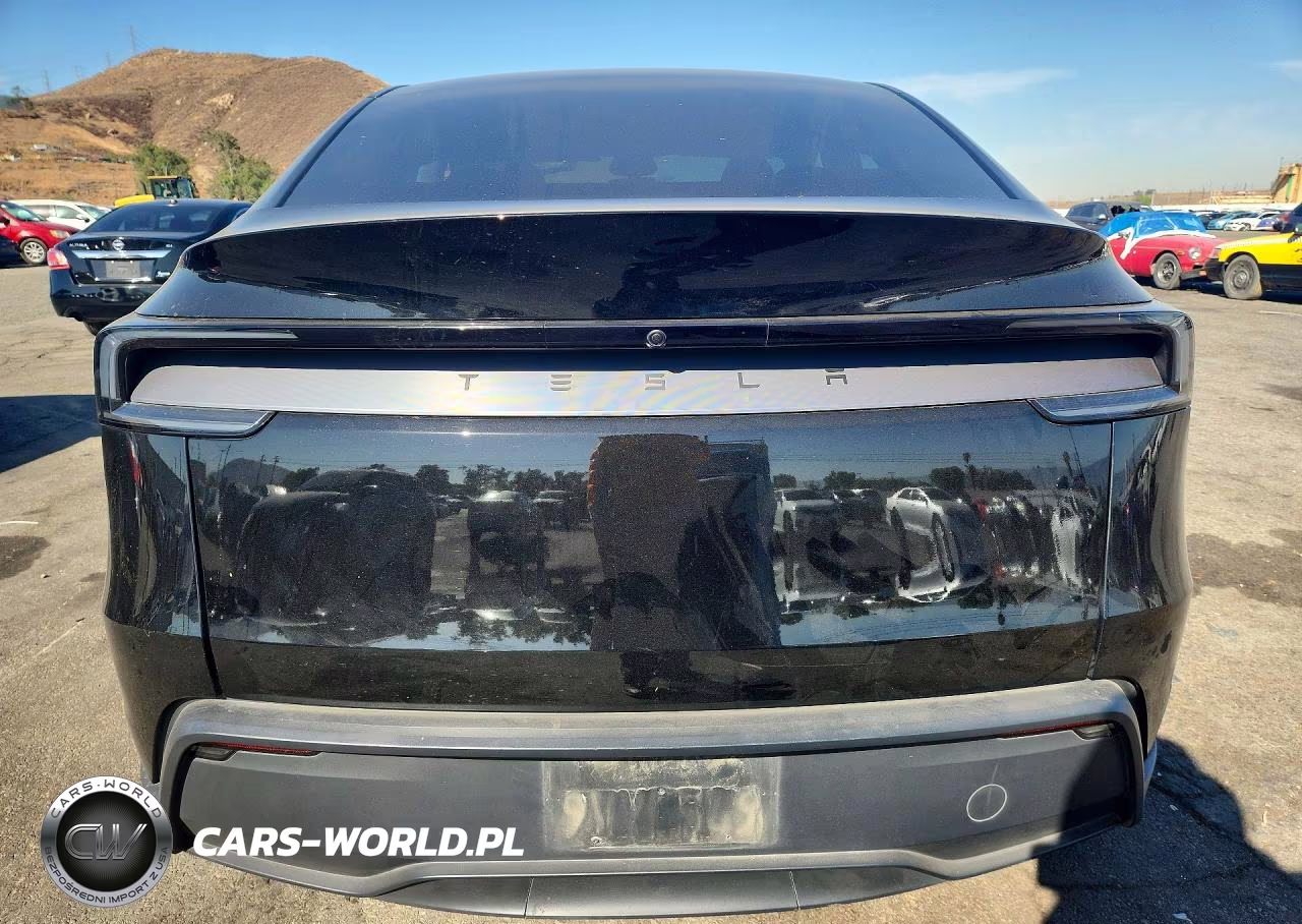 2026 Tesla Model Y VIN:7SAYGDED5TF516736 - 6